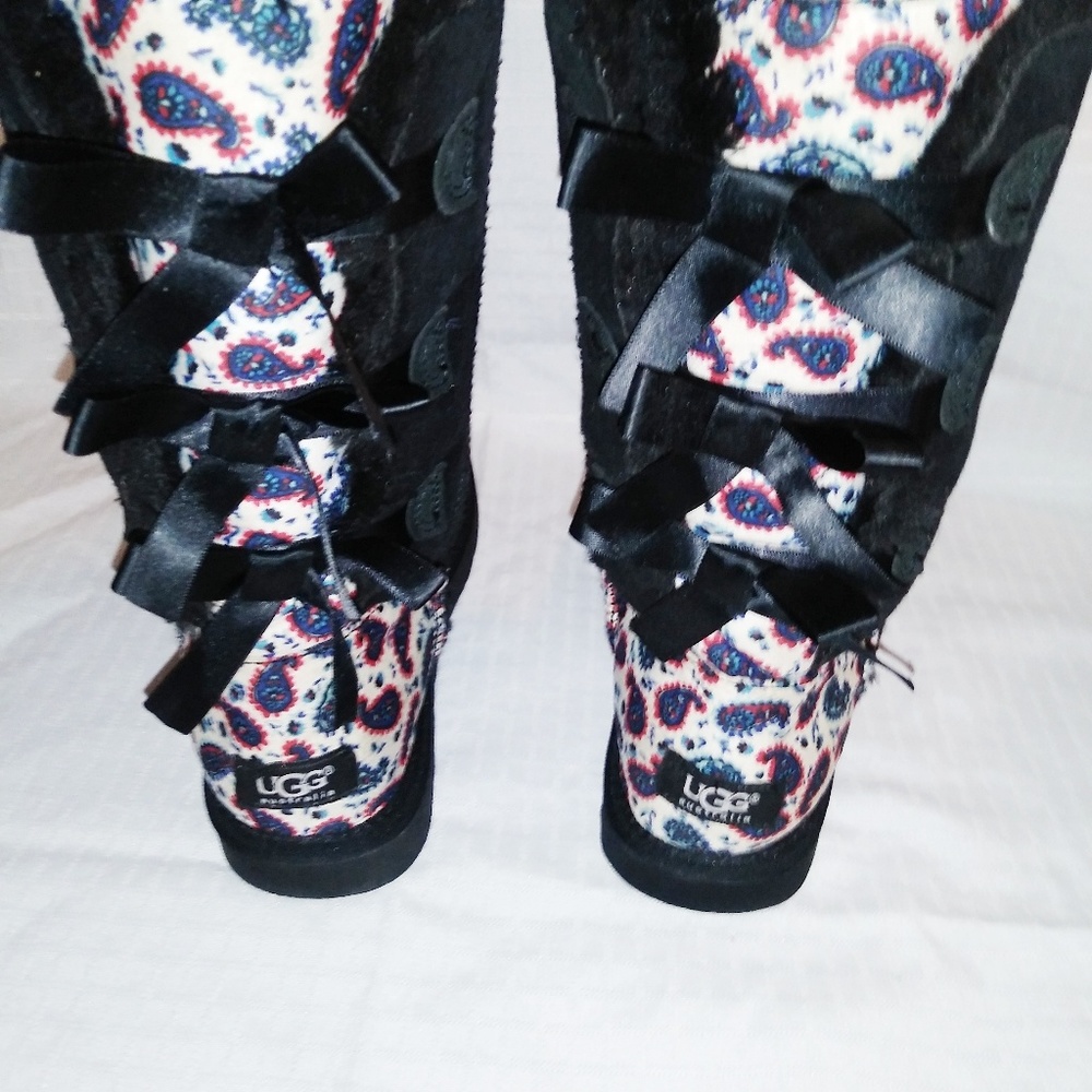 UGG (NWOT) black bailey bows tall w/ paisley - Picture 1 of 8